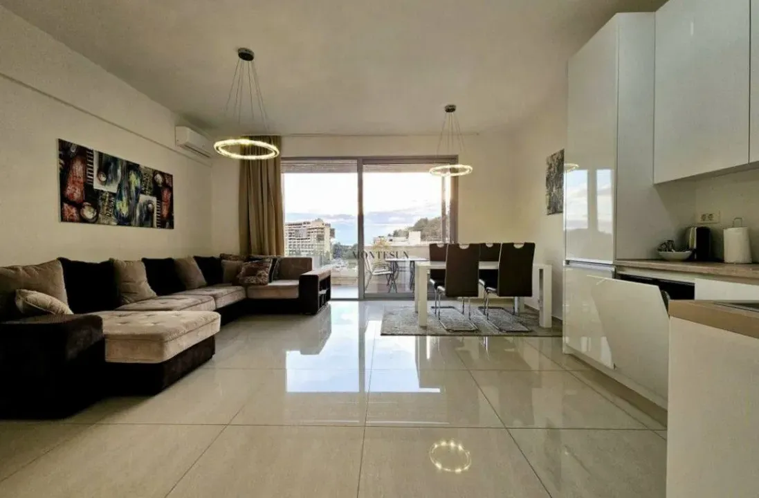 Izdavanje, dvosoban stan, 64m², Bečići, Budva