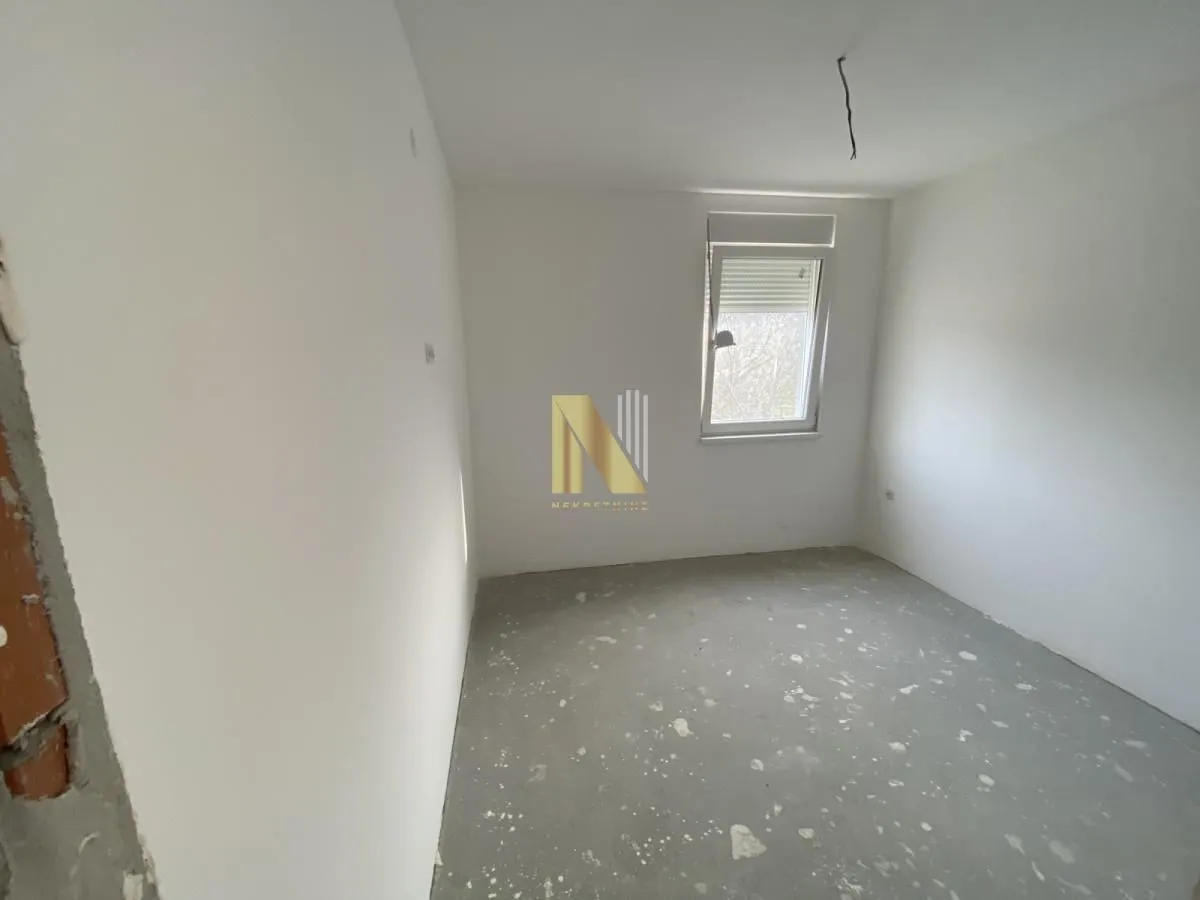 Prodaja, trosoban stan, 61m², Alibegovac, Petrovaradin