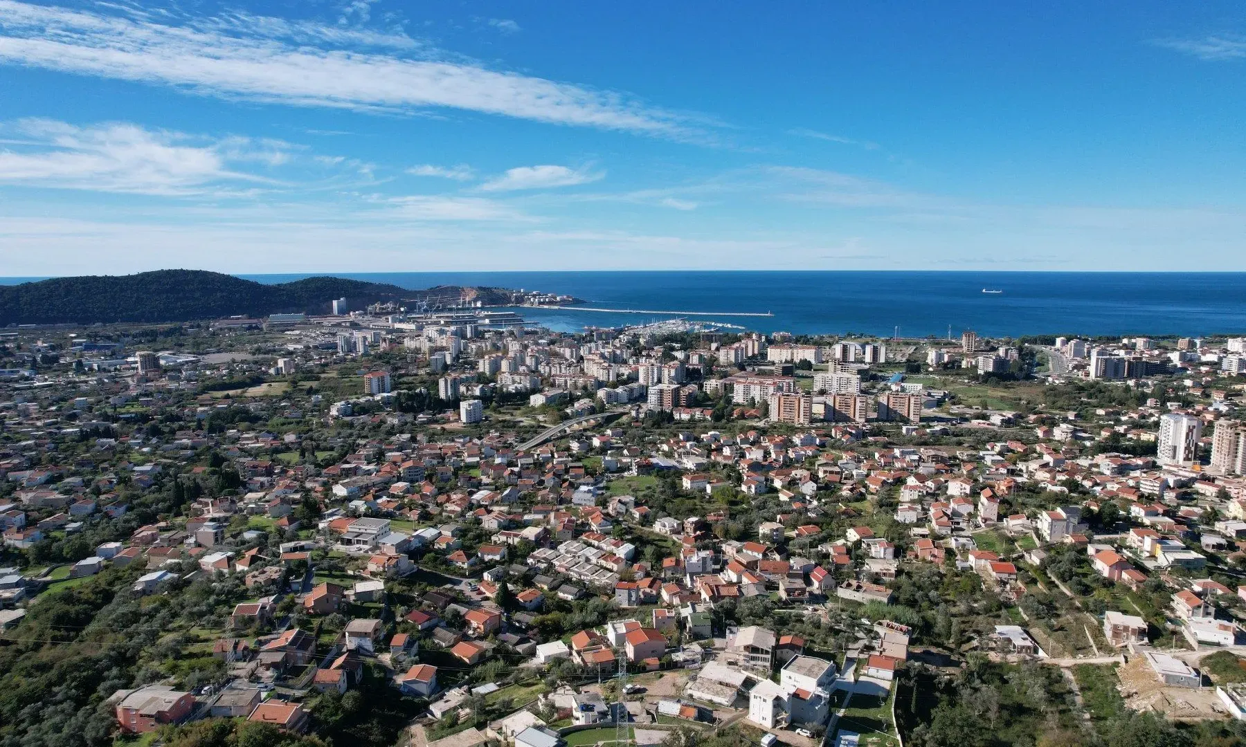 Prodaja, plac, 2400m², Bar, Crna Gora
