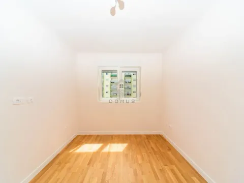 Izdavanje, jednosoban stan, 40m², Pobrežje, Podgorica - image 5