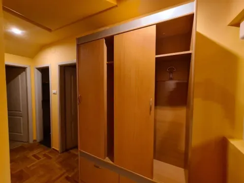 Izdavanje, četvorosoban stan, 90m², Zagorič, Podgorica - image 11