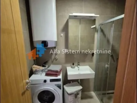 Rent, two bedroom apartment, 50m², Južni Bulevar, Vračar Sve Podlokacije - image 9