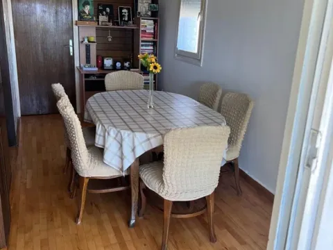 Izdavanje, dvosoban stan, 77m², Blok 5, Podgorica - image 2