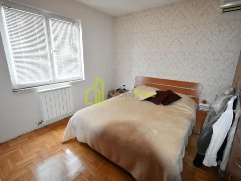 Prodaja, kuća, 230m², Zlatica, Podgorica - image 4