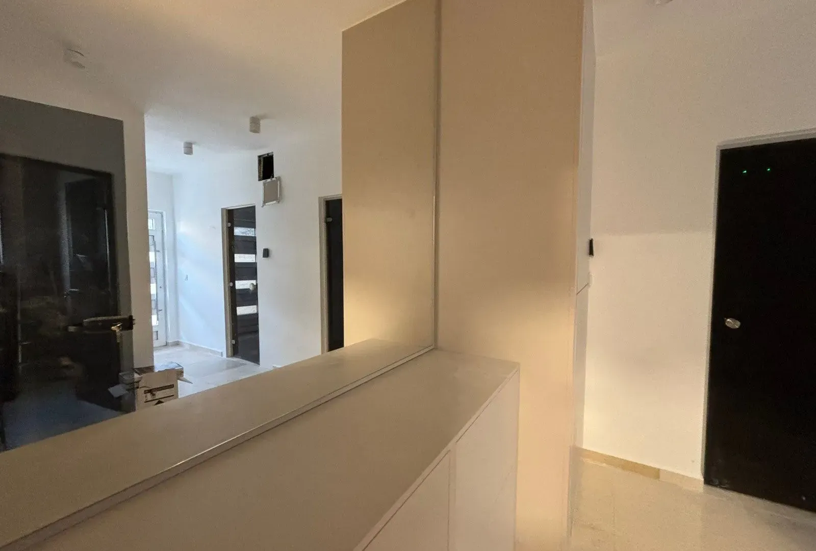 Prodaja, dvosoban stan, 64m², Sutomore, Bar