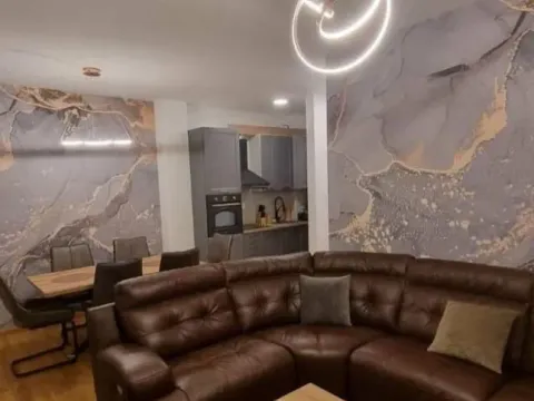 Sale, two bedroom apartment, 60m², Bečići, Budva - image 1