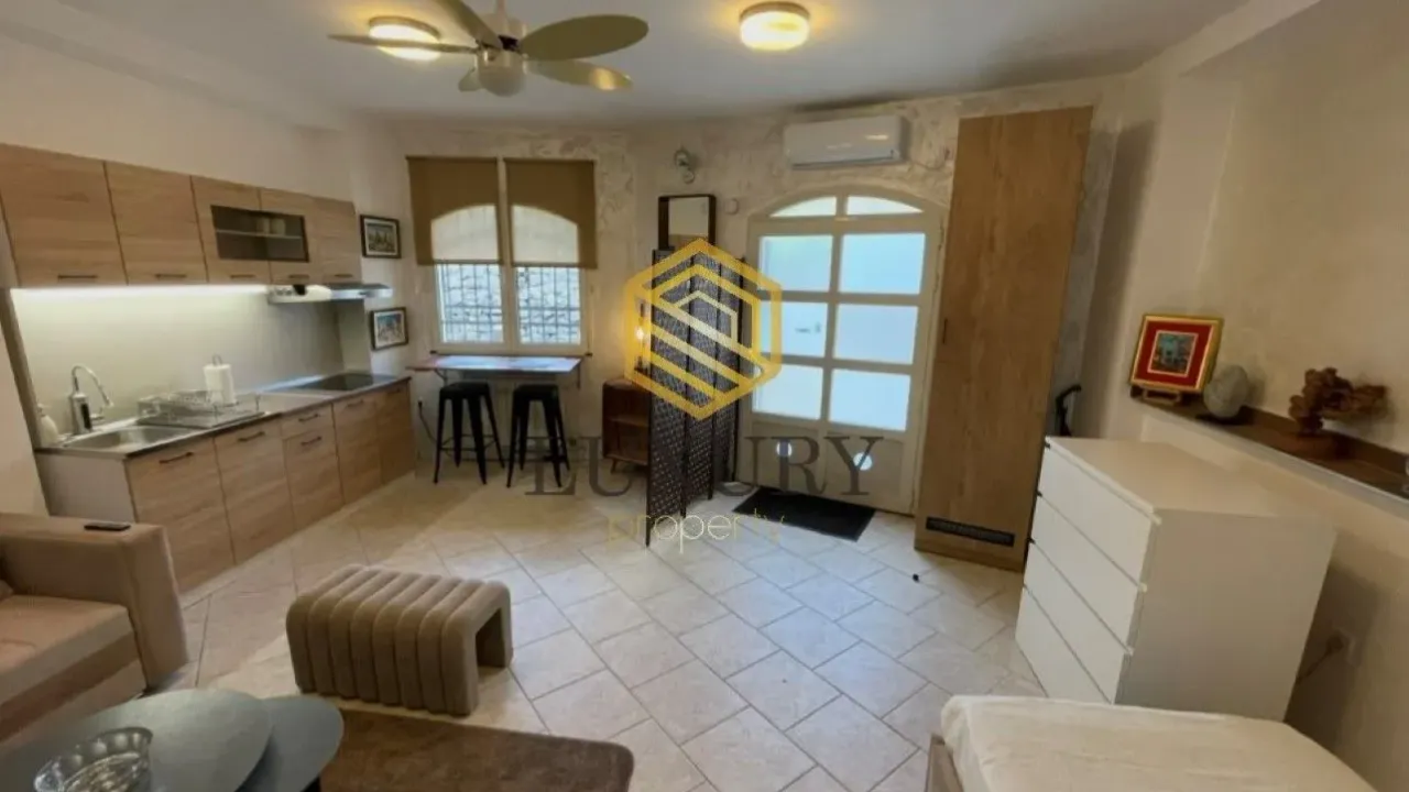 Rent, studio apartment, 35m², Stara Varoš, Podgorica