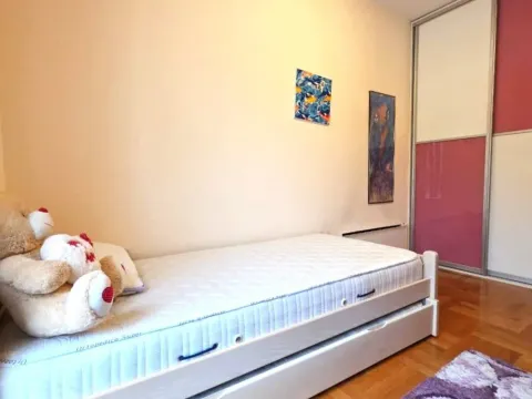 Izdavanje, stan, 70m², Blok 6, Podgorica - image 8