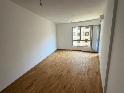 Stan in Bečići