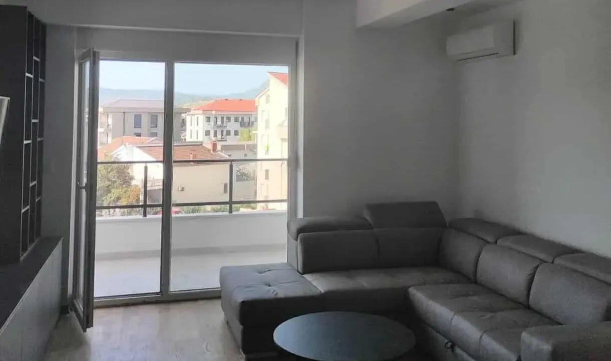 Izdavanje, dvosoban stan, 65m², Zabjelo, Podgorica