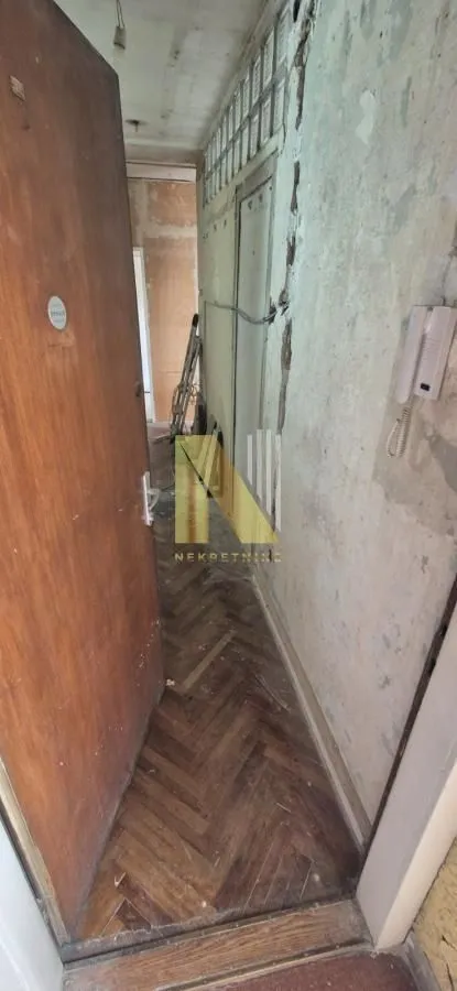 Prodaja, jednosoban stan, 33m², Grbavica, Novi Sad Sve Podlokacije