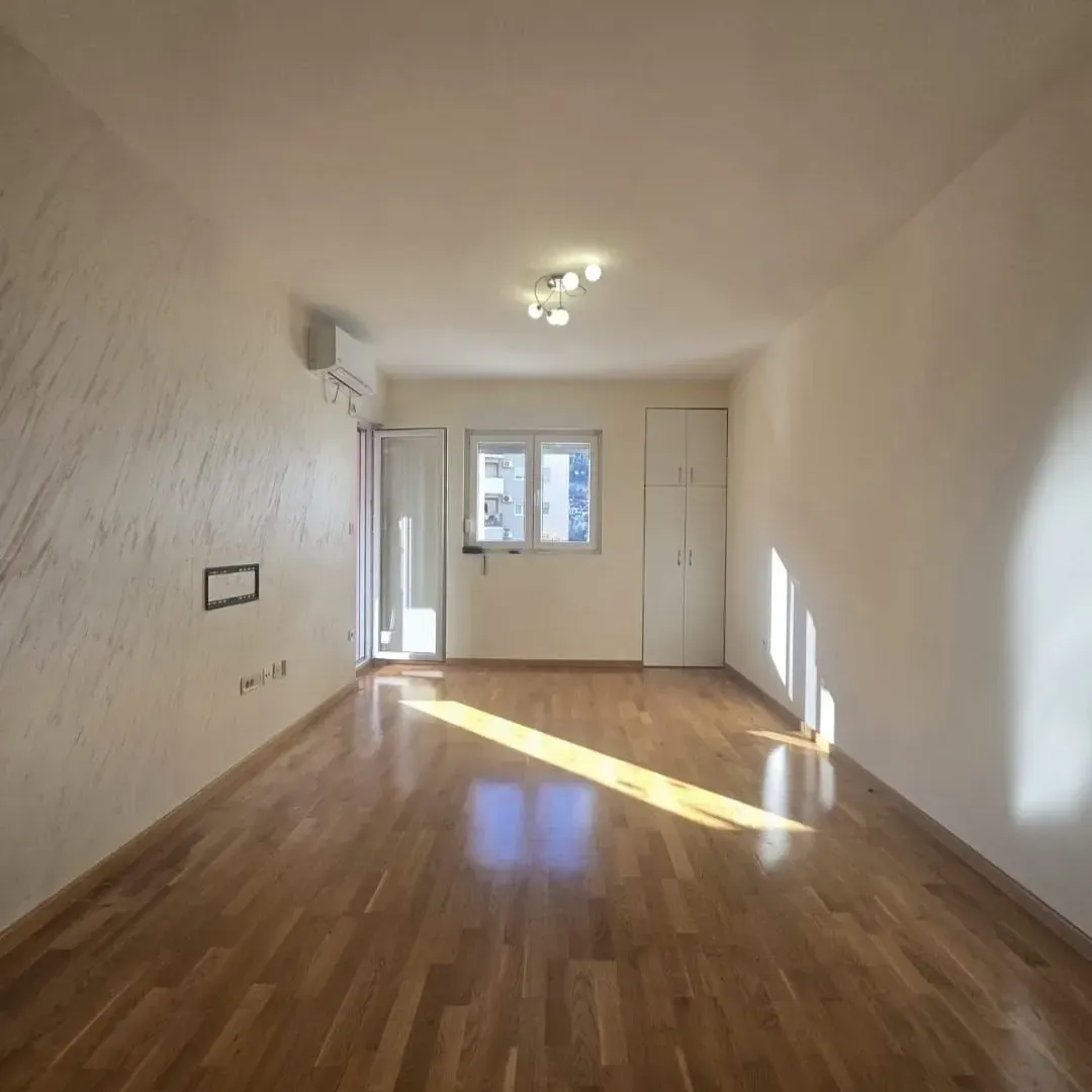 Rent, one bedroom apartment, 46m², City Kej, Podgorica