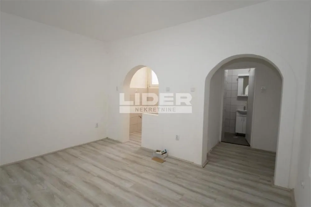 Prodaja, kuća, 38m², Vračar Hram, Vračar Sve Podlokacije