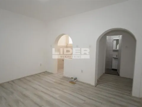 Prodaja, kuća, 38m², Vračar Hram, Vračar Sve Podlokacije