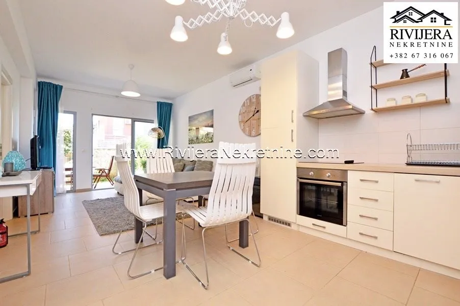Prodaja, dvosoban stan, 73m², Đenovići, Herceg Novi