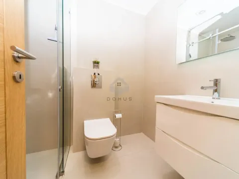 Izdavanje, jednosoban stan, 47m², City Kvart, Podgorica - image 8