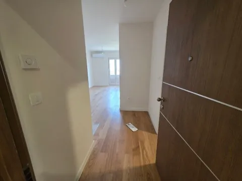 Prodaja, jednosoban stan, 40m², Central Point, Podgorica - image 3
