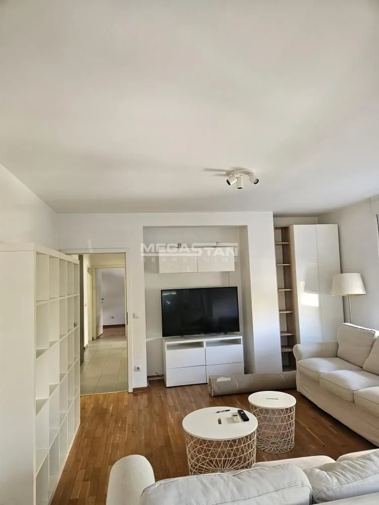 Prodaja, trosoban stan, 81m², Lekino Brdo, Voždovac Sve Podlokacije