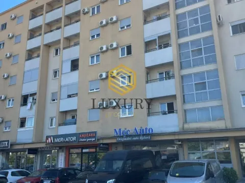 Prodaja, jednosoban stan, 40m², Stari Aerodrom, Podgorica - image 1