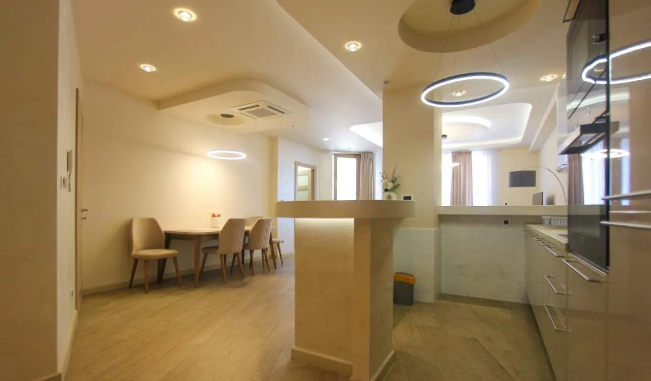 Sale, two bedroom apartment, 104m², Centar, Budva