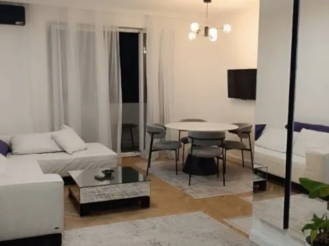 Izdavanje, dvosoban stan, 70m², Preko Morače, Podgorica