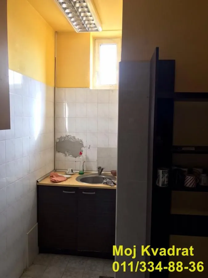 Rent, office space, 750m², Konjarnik, Voždovac Sve Podlokacije