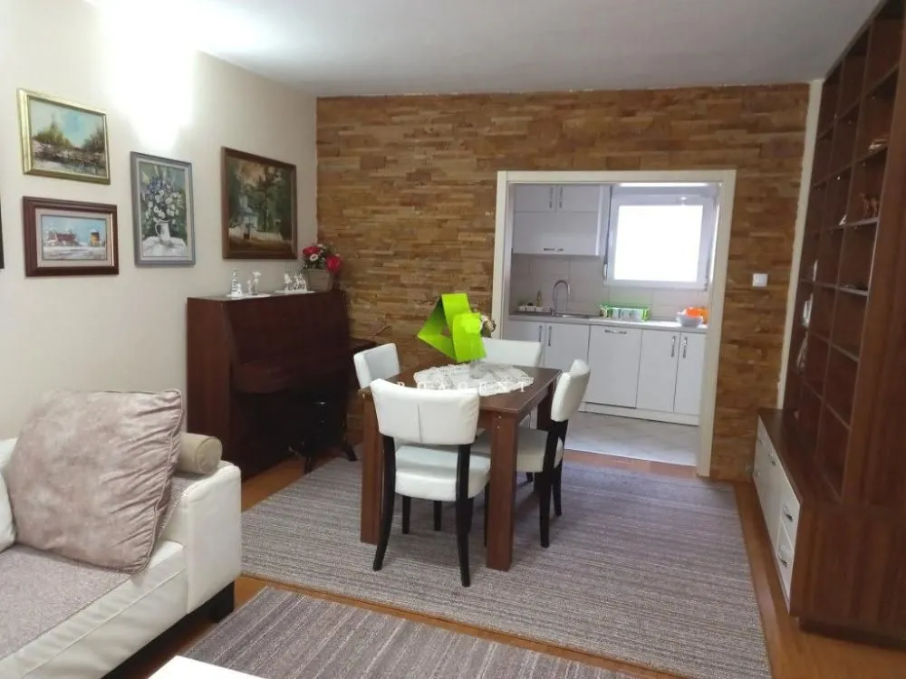 Prodaja, kuća, 180m², Centar, Paraćin