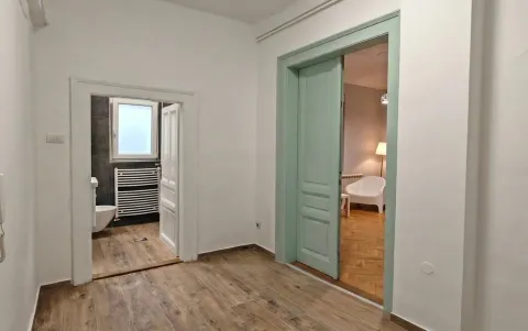 Izdavanje, trosoban stan, 52m², Savski Venac, Beograd - image 2
