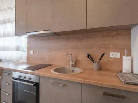 Izdavanje, garsonjera, 27m², Bečići, Budva - image 2