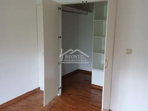 Izdavanje, poslovni prostor, 65m², Šumice, Beograd - image 3