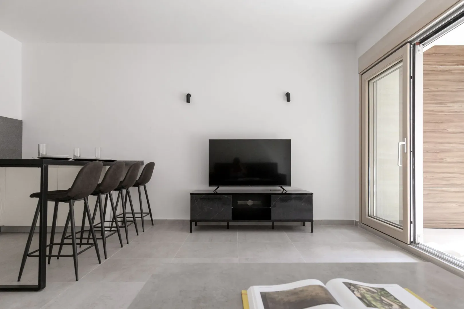Prodaja, dvosoban stan, 61m², Kotor, Crna Gora