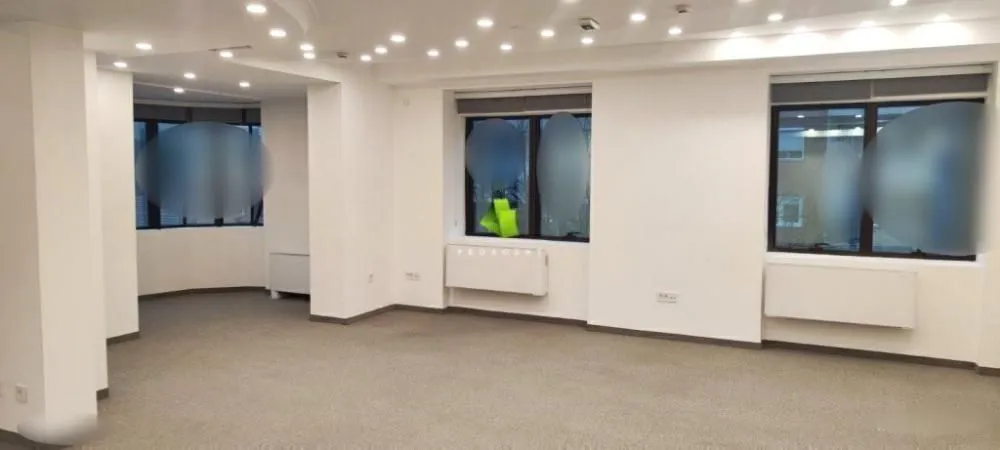 Rent, office space, 235m², Medijana, Niš