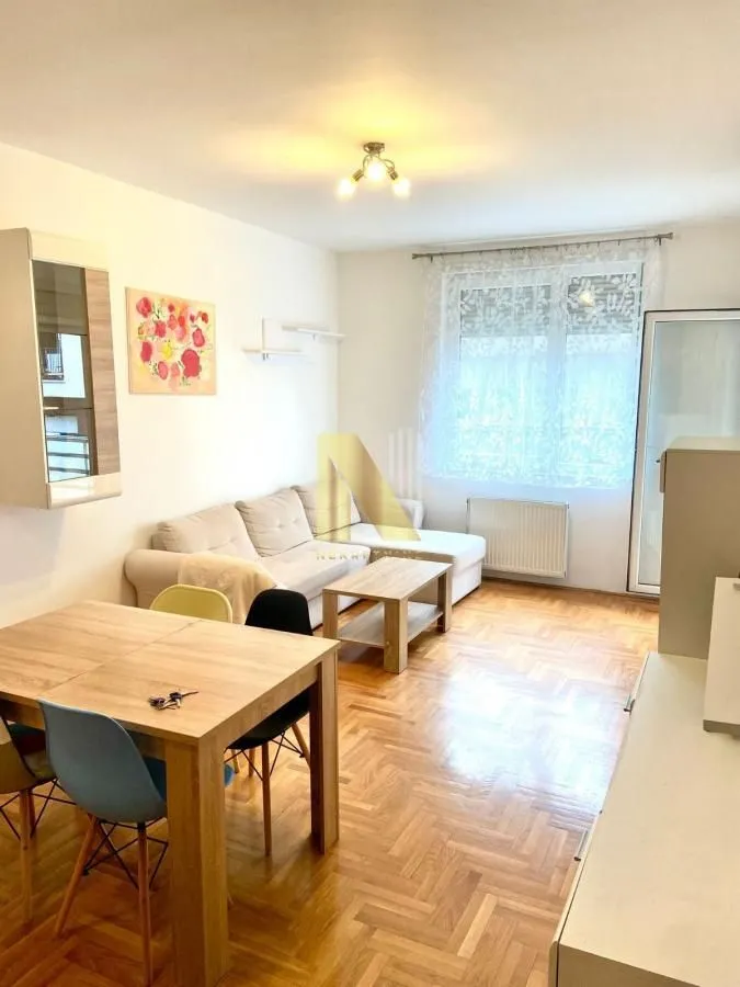 Izdavanje, jednosoban stan, 48m², Centar, Novi Sad