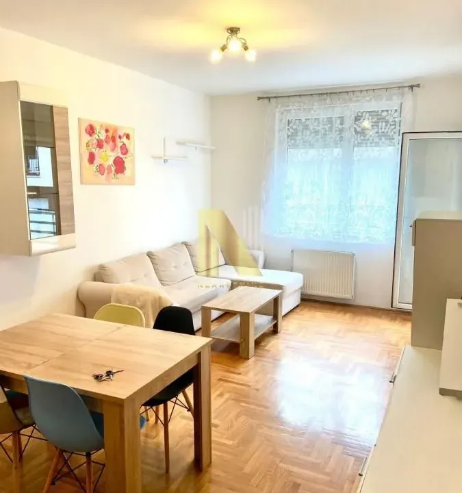 Izdavanje, jednosoban stan, 48m², Centar, Novi Sad