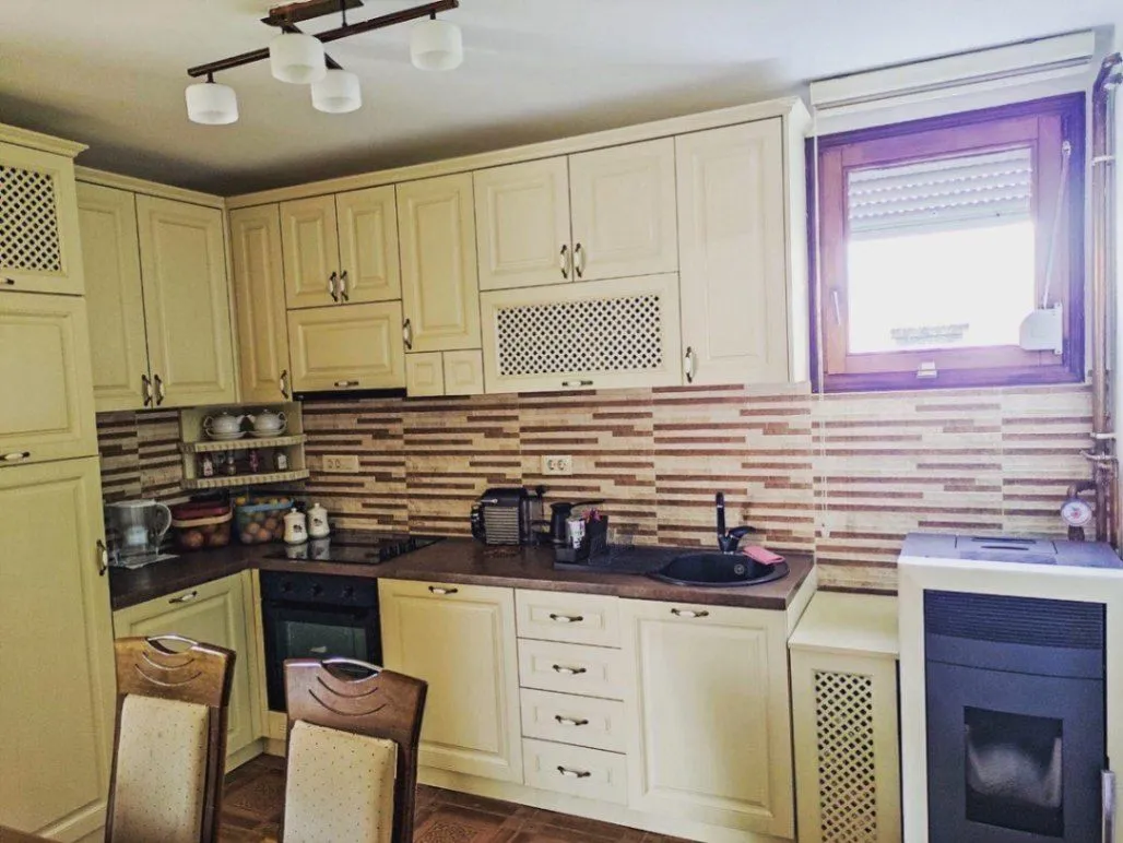 Sale, house, 210m², Gorica C, Podgorica