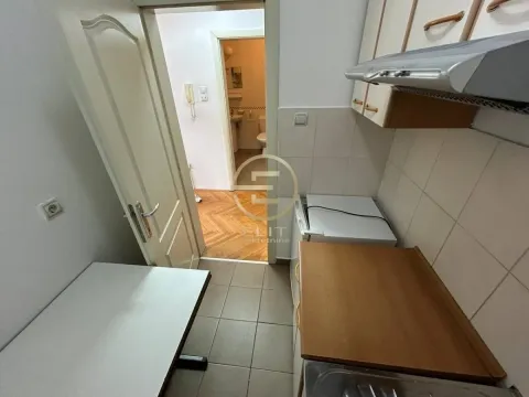 Rent, office space, 46m², Bulevar Oslobodjenja, Novi Sad Sve Podlokacije - image 9