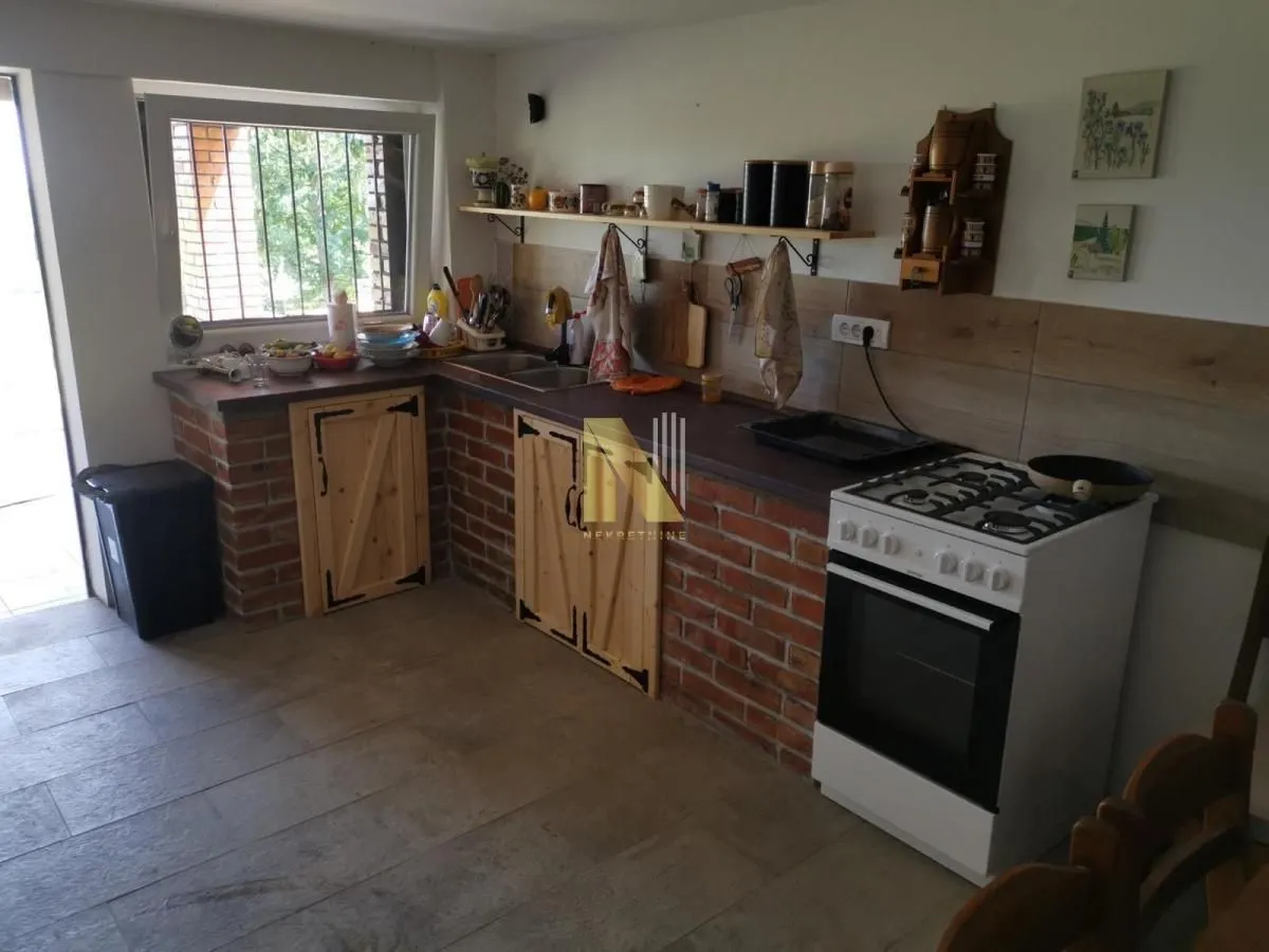 Prodaja, kuća, 130m², Sremska Mitrovica, Srbija