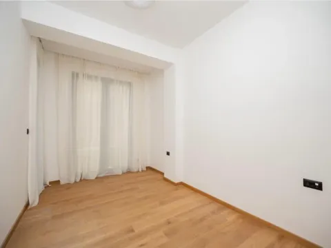 Izdavanje, dvosoban stan, 86m², Kod Capital Plaze, Podgorica - image 6