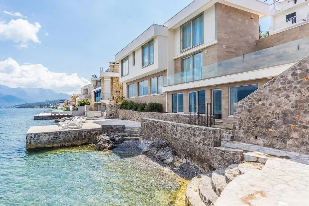 Prodaja, kuća, 240m², Tivat, Crna Gora