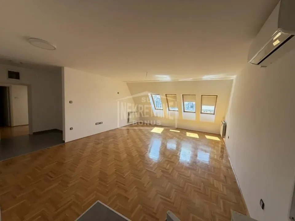 Prodaja, trosoban stan, 80m², Prozivka, Subotica