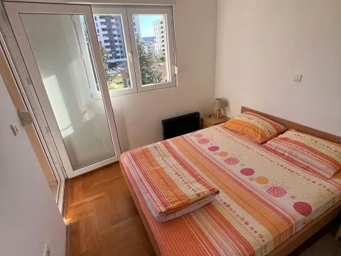 Izdavanje, dvosoban stan, 75m², Centar, Bar - image 7