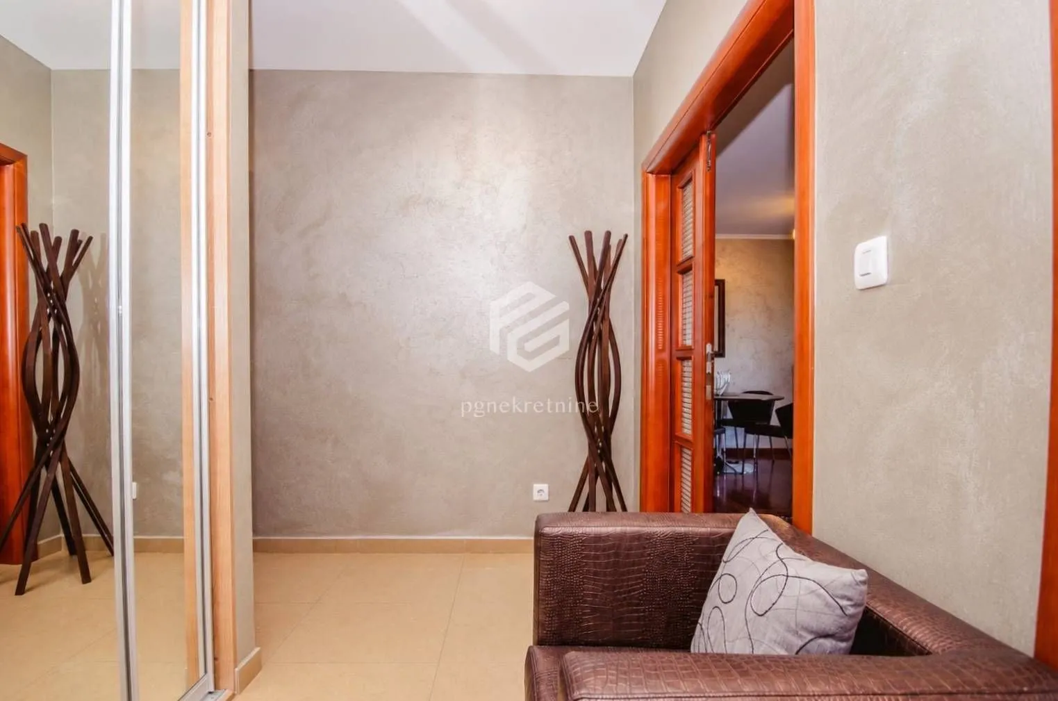 Rent, two bedroom apartment, 88m², Gorica C, Podgorica