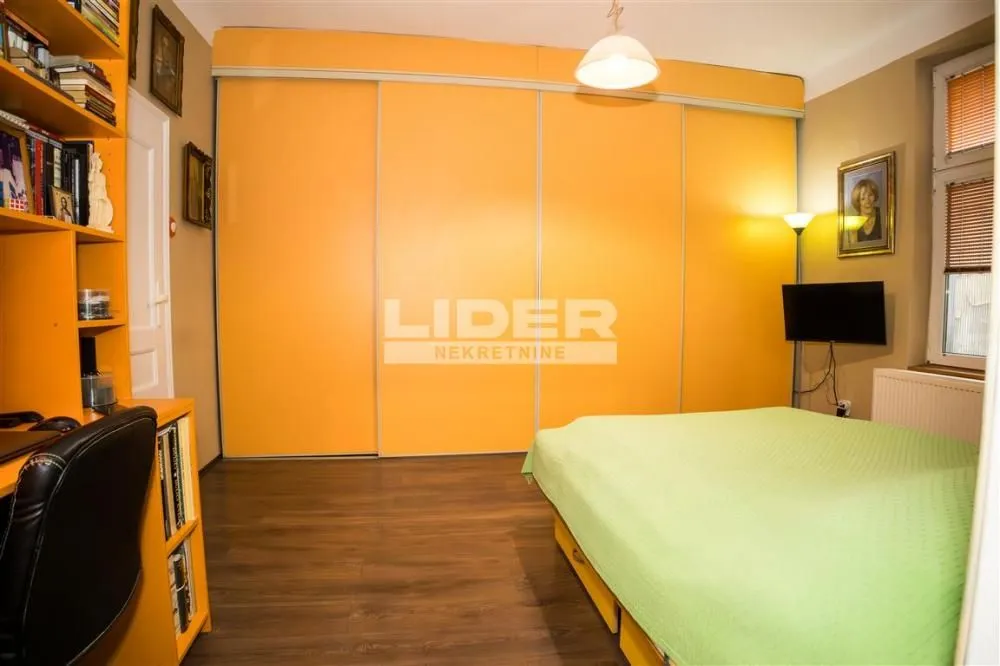 Sale, four bedroom apartment, 77m², Skadarlija, Beograd