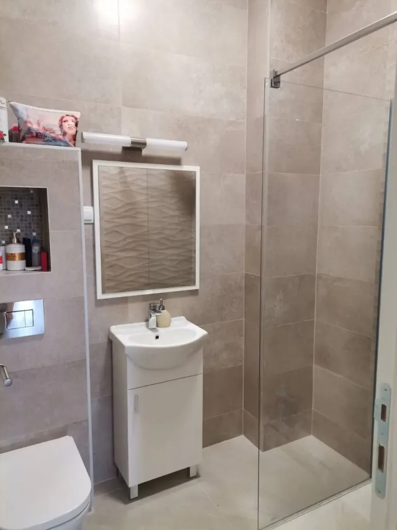 Rent, three bedroom apartment, 90m², Bečići, Budva