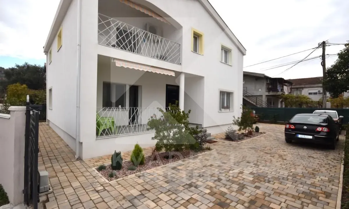 Prodaja, kuća, 180m², Nova Dalmatinska, Podgorica