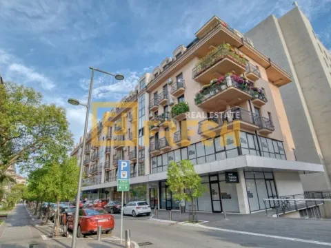 Izdavanje, dvosoban stan, 90m², Centar, Podgorica - image 1