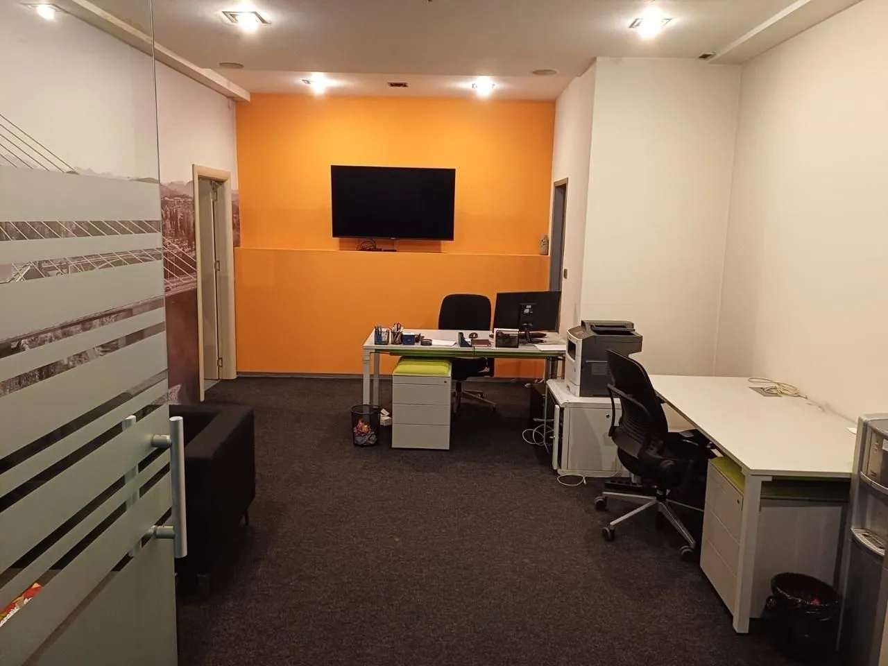 Rent, office space, 60m², Momišići, Podgorica