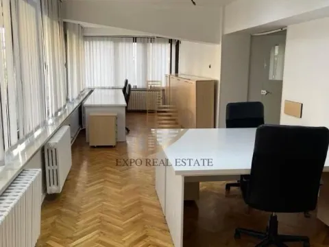 Izdavanje, poslovni prostor, 106m², Bulevar Oslobodjenja, Novi Sad Sve Podlokacije