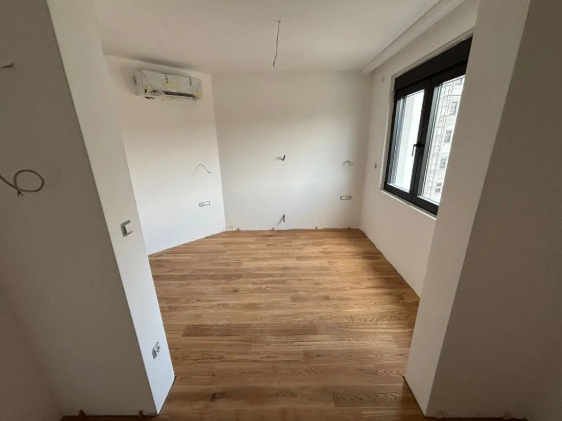 Prodaja, dvosoban stan, 79m², Tološka šuma, Podgorica