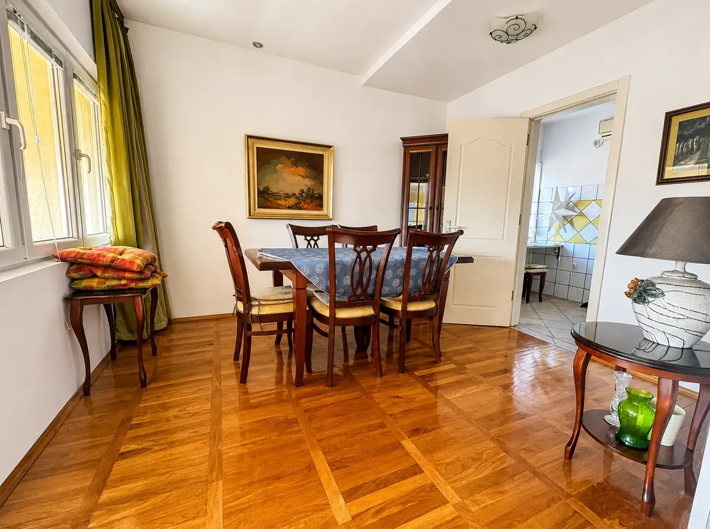 Izdavanje, jednosoban stan, 75m², Centar, Tivat